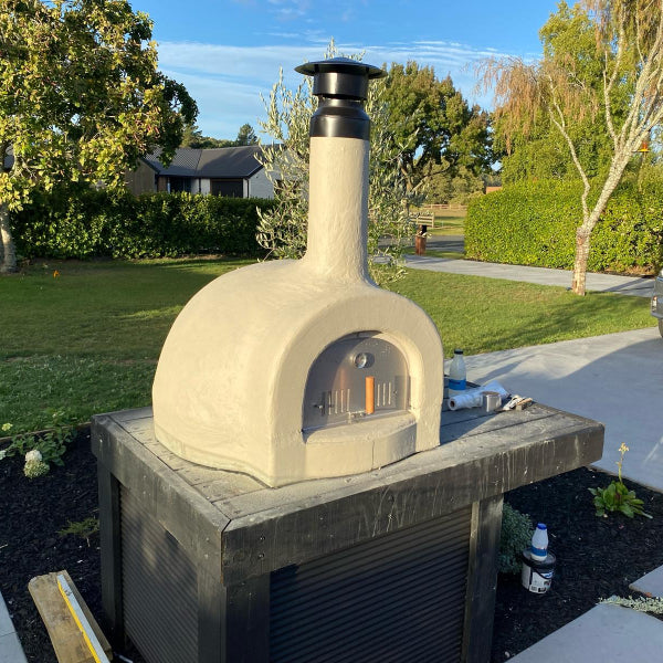 Outdoor pizza oven on a stand